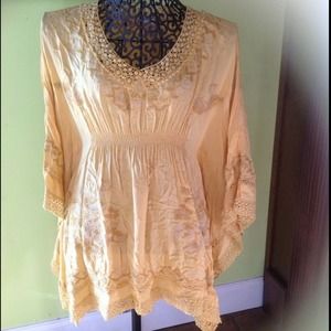 Mono Reno buttercup yellow blouse