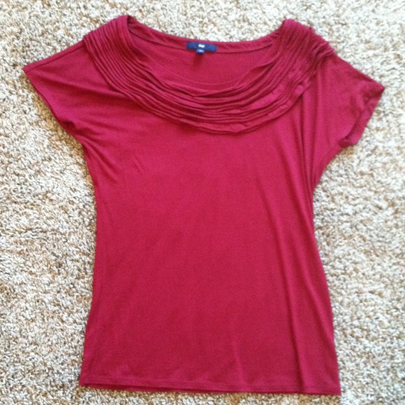 Gap shirt