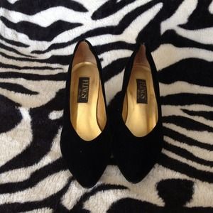 Black heels, forever 21 jeans and pallet