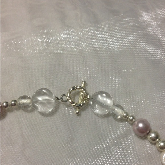 Handmade beaded necklace - Picture 3 of 3