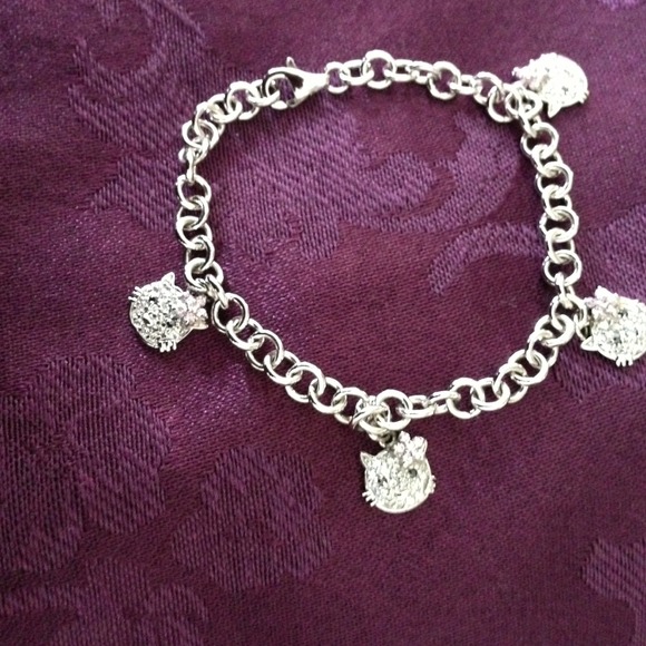 Hello Kitty Jewelry - Hello Kitty Sterling Silver (925) with diamond(cz)