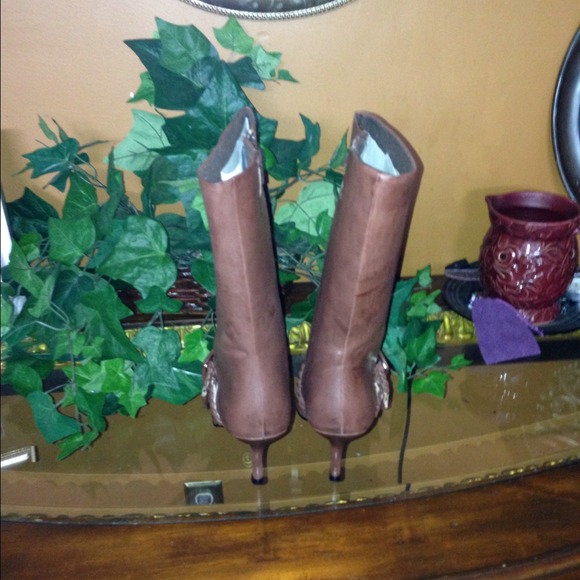 Brown boot - Picture 3 of 3