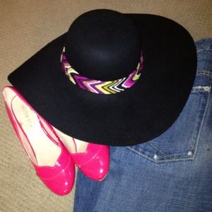 SoldMissoni for target hat. Never worn Measures 8.