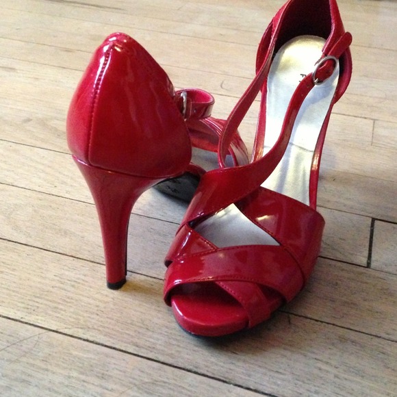 Red party heels🎀