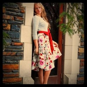 Beautiful Easter dress!!! Only wore once!!!