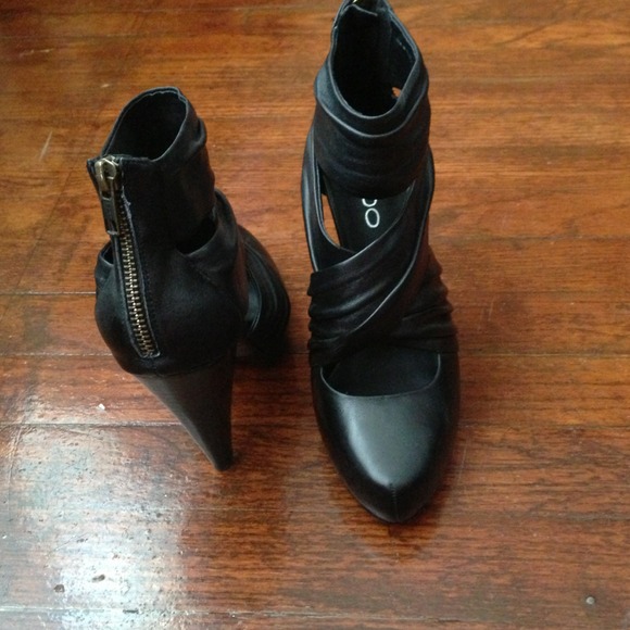 Aldo black heels size 7