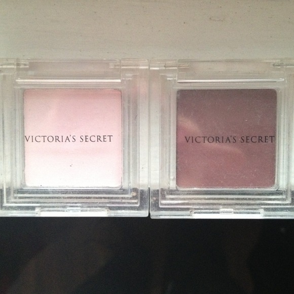 Victoria's Secret Silk Wear Eyeshadow