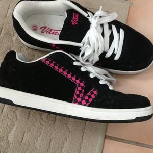 Black and hot pink checkered Vans!