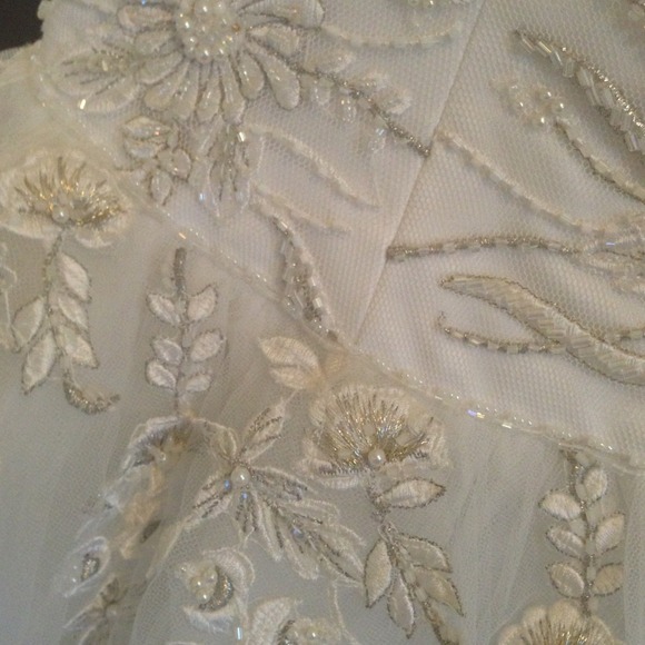 Wedding dress - Picture 3 of 4