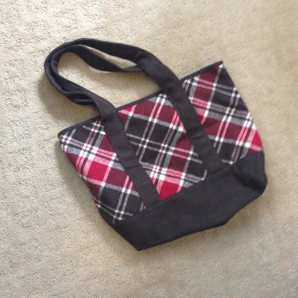 Barely used Aeropostale purse!