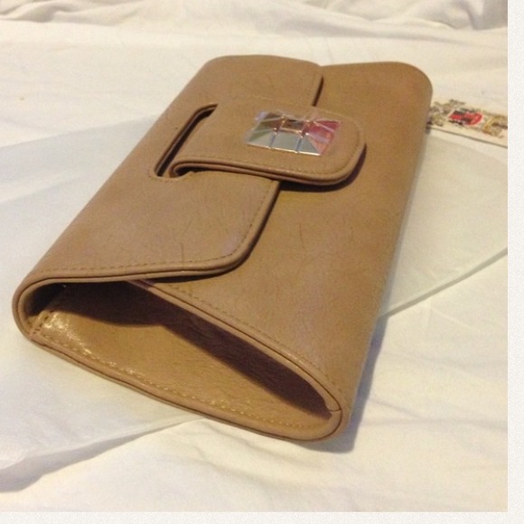 ❗️SALE❗️Eden Envelope Clutch/Cross-body - Picture 2 of 4