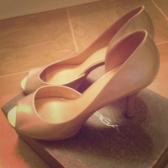 Reduced price- Via Spiga Open-toed pumps