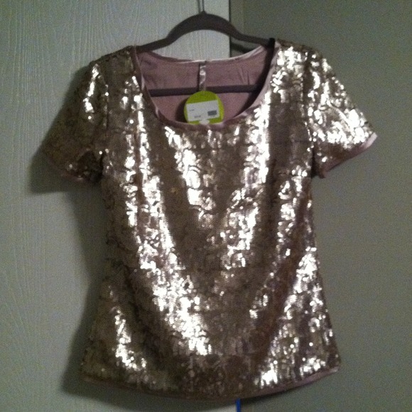 New gold sequin top! Size small!
