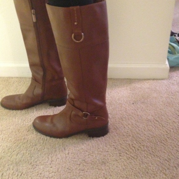 Cute tall leather boots - Picture 2 of 3