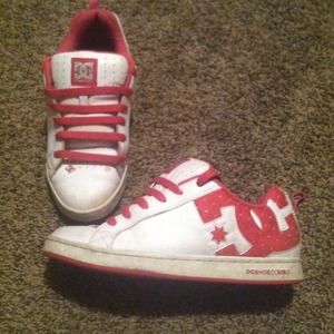 DC skate shoes