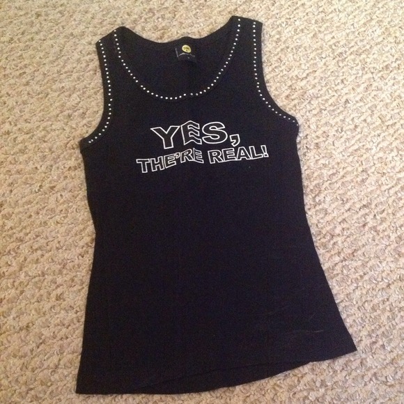 Tank top and black shoes bundle