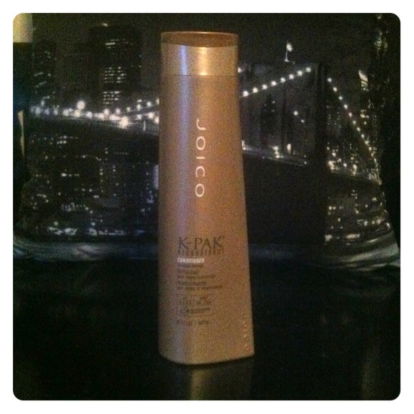 SOLD! 💆Joico reconstruct conditioner!💁