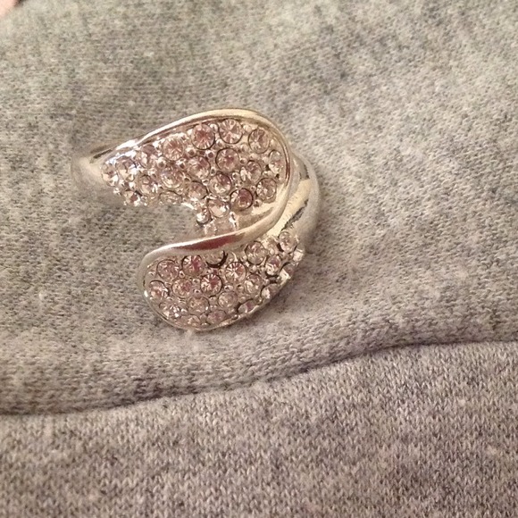 Sold in bundle/Ring - Picture 3 of 3