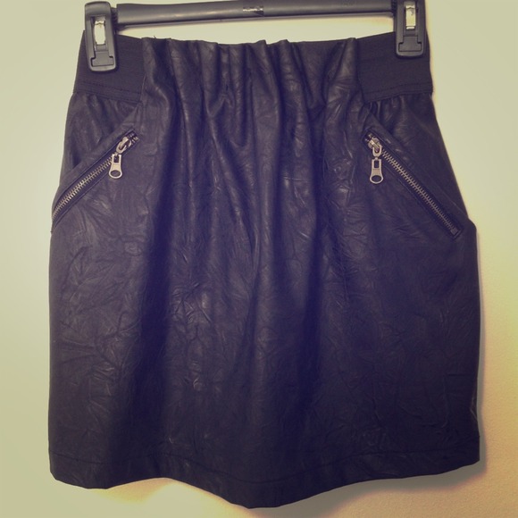 Arden B Dresses & Skirts - ♥HOST PICK♥Arden B pleather skirt
