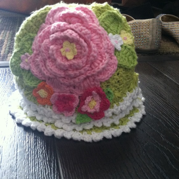 Crocheted hat - Picture 4 of 4
