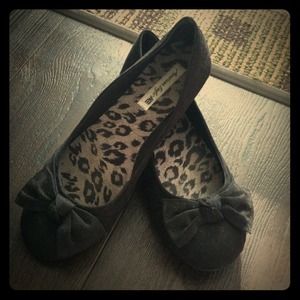 Black bow flats