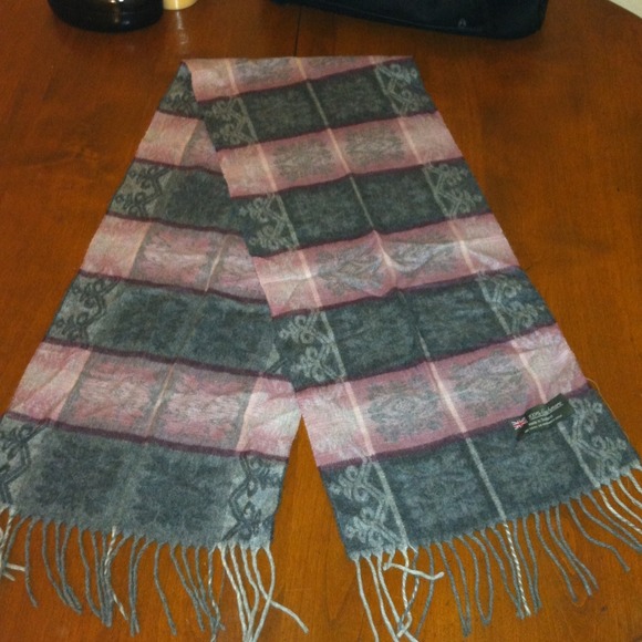 Cashmere scarf