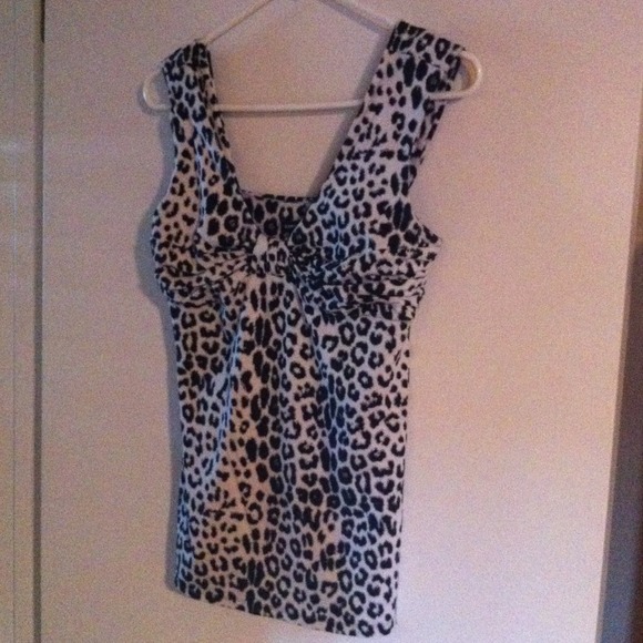 V neck top