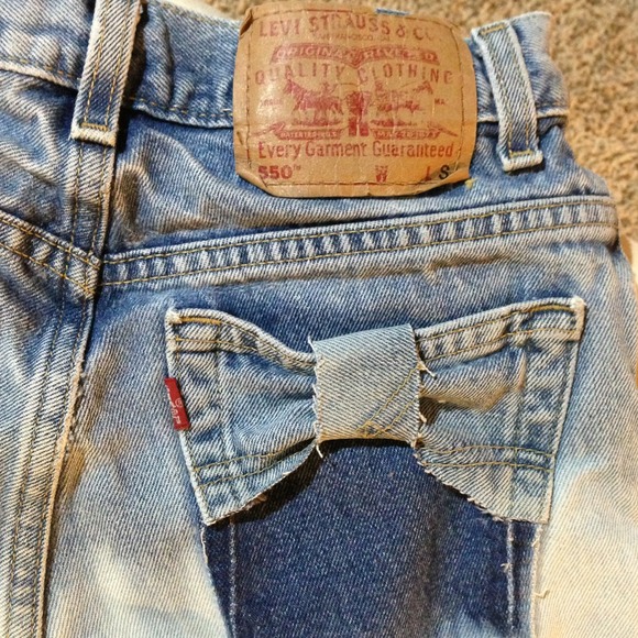 💢SOLD💢 Bow Pocket High Waisted OMBRE Levis 😍 - Picture 2 of 3