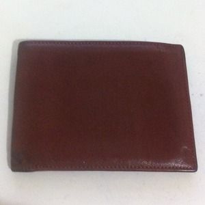 ✂Reduced price 👛Isanti leather wallet.
