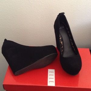 Elle wedges