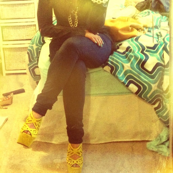 🎀Poshmark Finds🎀 - Picture 2 of 2