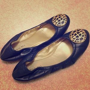 👍REDUCED! Navy blue Tahari ballet flats