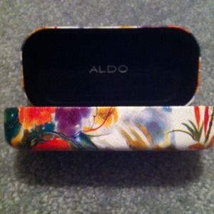 ❤❤❤ SOLD ❤❤❤Sunglasses case