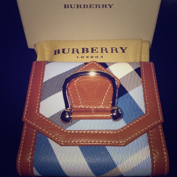 💲⬇👍Brand New Burberry Wallet
