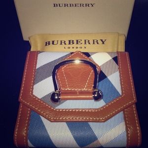 💲⬇👍Brand New Burberry Wallet