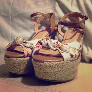 🌸Floral Wedge