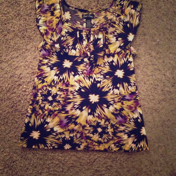 💢Sold💢Print top