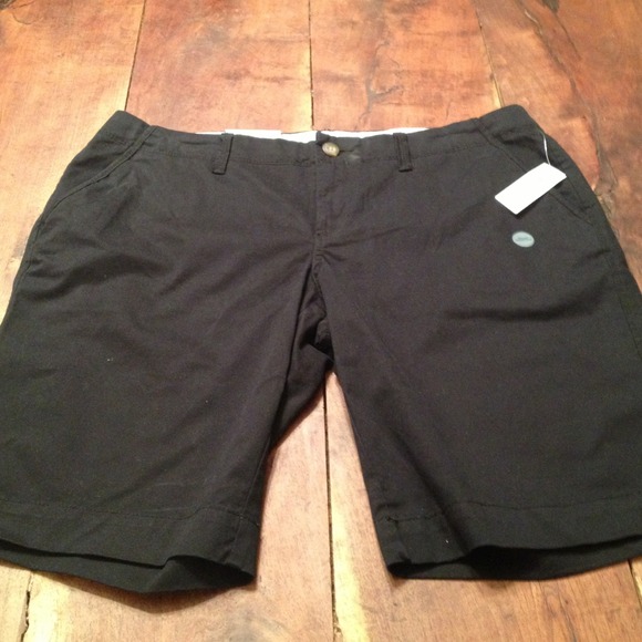 Bundle. 2 old navy shorts and 2 j crew tees