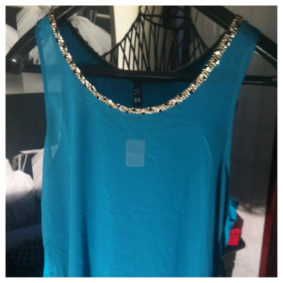 REDUCED!⬇🌟Turquoise blouse! Available in S,M,L - Picture 2 of 2