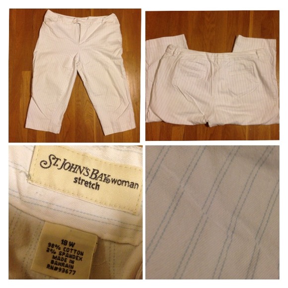 St Johns Bay white/blue pinstripe capris sz 18W