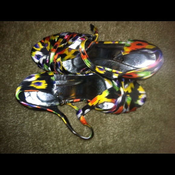 wedges size 8.5 or 9. - Picture 2 of 2