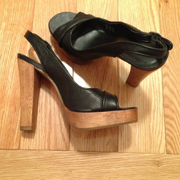 Cute and comfy Aldo heels - Picture 3 of 4