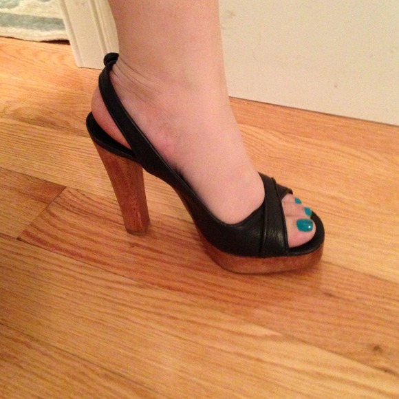Cute and comfy Aldo heels - Picture 4 of 4