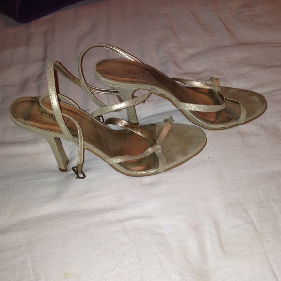 Heels - Picture 2 of 4