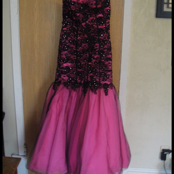Prom dress size 6. Laces up the back.  Worn once