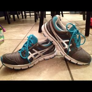 Blue gray and silver ASIC size 10
