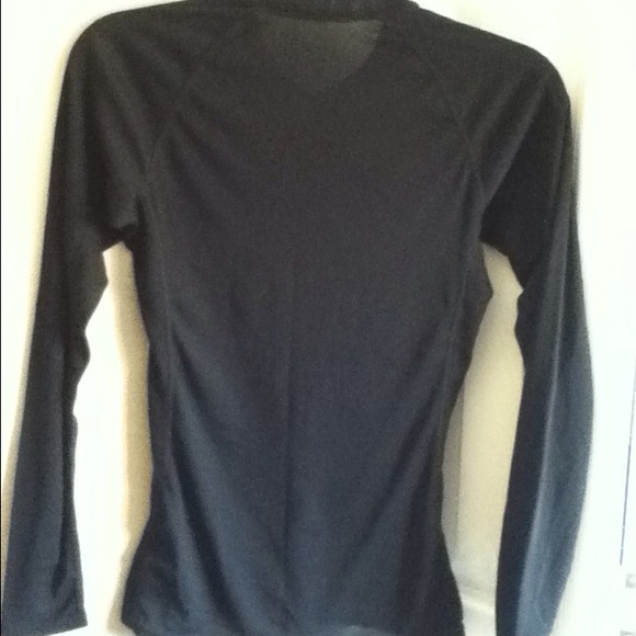 🚫SOLD🚫 Sheer Patagonia sports top! - Picture 4 of 4