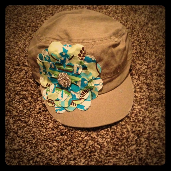 🌺Adorable Hat with Oversized Flower