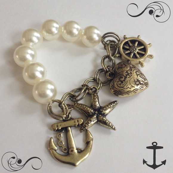 Jewelry - Vintage anchor heart charm bracelet