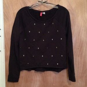 Skull studded pullover sweatshirt